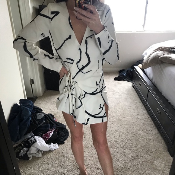 Stylestalker Neue abstract shift dress - Picture 2 of 4